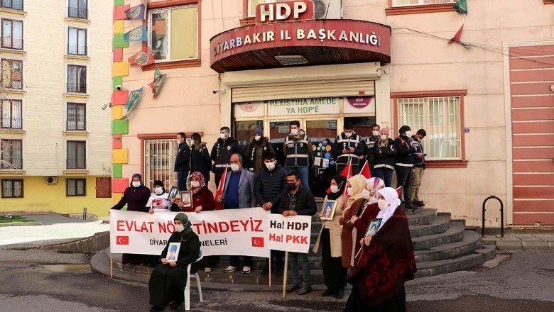 Bir aile daha evlat nöbetine katıldı