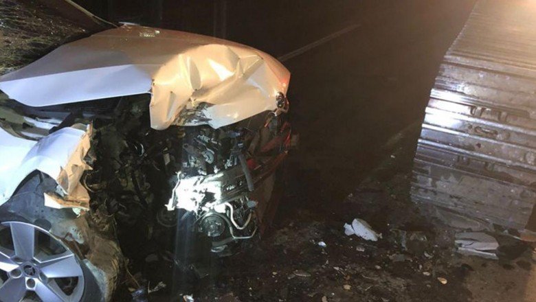 Ekskavatörle çarpışan otomobilin sürücüsü öldü