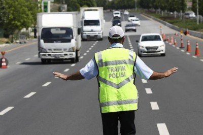 İstanbul'da bazı yollar trafiğe kapatıldı