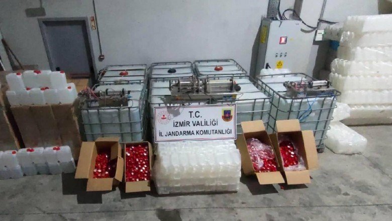 İzmir'de 22 bin litre etil alkol ele geçirildi