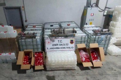 İzmir'de 22 bin litre etil alkol ele geçirildi
