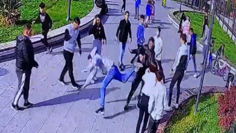 Kağıthane'de parkta tekmeli bıçaklı kavga - Ensonhaber