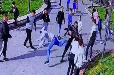 Kağıthane'de parkta tekmeli bıçaklı kavga - Ensonhaber