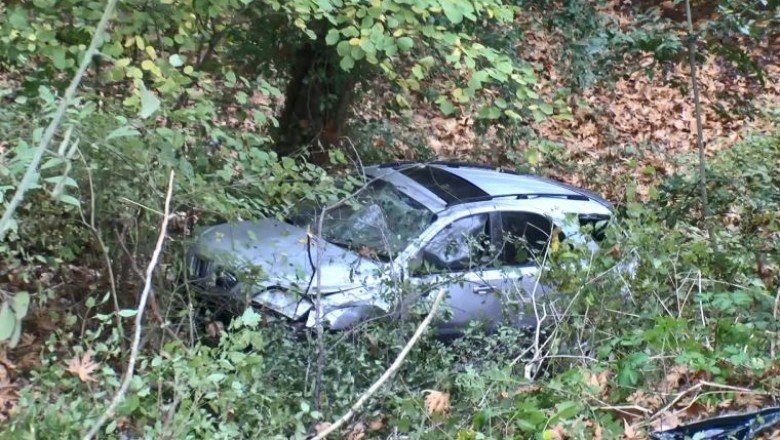 Sarıyer'de baba ve oğlun içinde bulunduğu cip şarampole uçtu