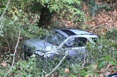 Sarıyer'de baba ve oğlun içinde bulunduğu cip şarampole uçtu