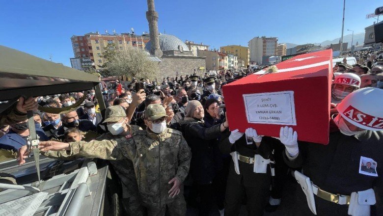Silah kazası sonucu şehit olan asker son yolculuğuna uğurlandı