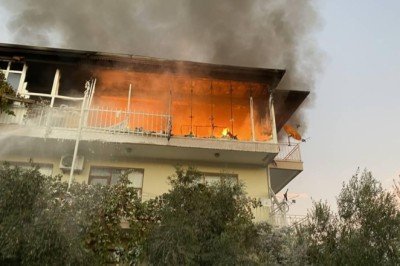 Antalya'da yangın: Ev kullanılamaz hale geldi