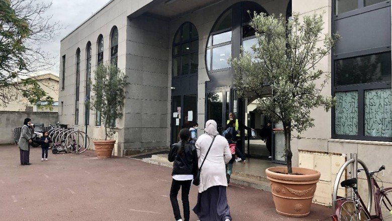 Fransa'da 3 camiye İslam karşıtı saldırı düzenlendi