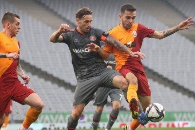 Galatasaray, Karagümrük'e takıldı