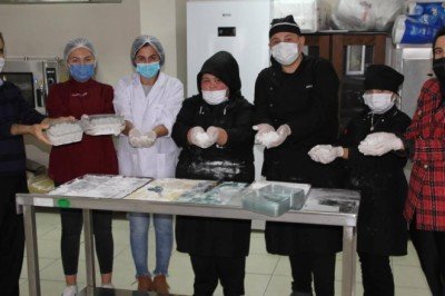 Liselilerden limonlu lokum