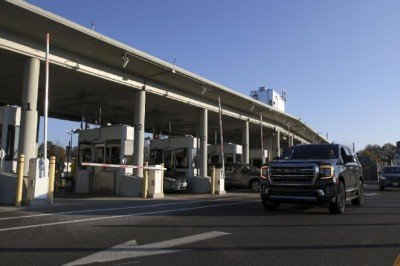 ABD, Meksika ve Kanada sınırlarını 'tam aşılılara' açtı