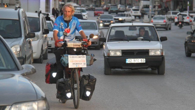 Afrikalı çocuklar için İspanyadan Türkiyeye pedal çevirdi