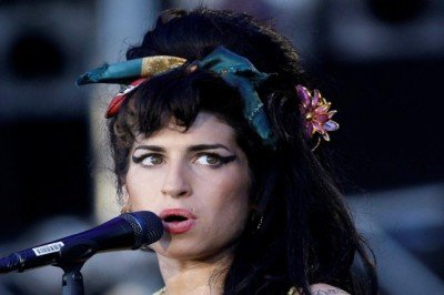 Amy Winehouse'un eşyaları bağımlılar için müzayedeye çıktı