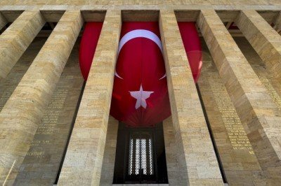 Anıtkabir'de koronavirüs tedbirli anma programı