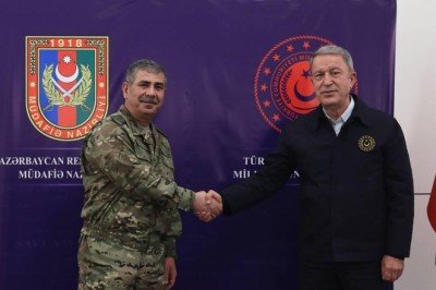 Azerbaycan Savunma Bakanı Hasanov: Türk Silahlı Kuvvetleri dünyanın en güçlü ordularından biridir