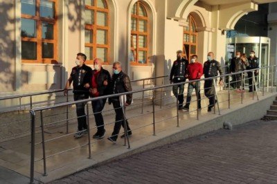 Eski eşine gözdağı için kızını vurdurttu