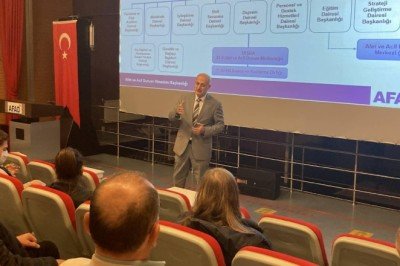 İstanbul'da muhtarlara afet eğitimi verildi