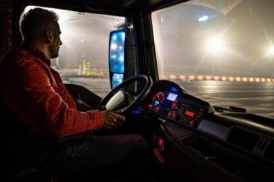 Maaşları 47 bin doları geçiyor... 80 bin kamyon şoförü aranıyordu! Başvuru yağmaya başladı