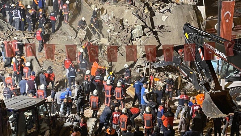 Malatya'daki göçükten kendi imkanlarıyla çıktı