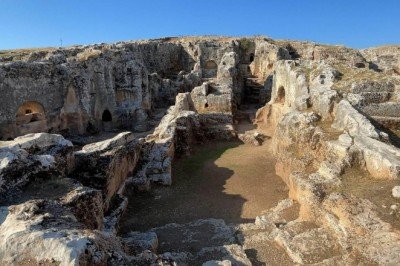 Perre Antik Kenti'nde depremde yıkılmış yapılara rastlandı