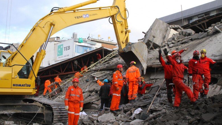 Van depreminin üzerinden 10 yıl geçti