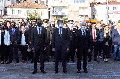 Atatürk, Finike'de anıldı