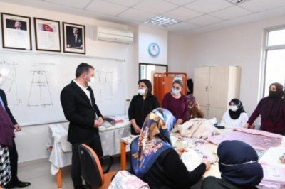 Başkan Ertuğrul Çetin'den Hanım Evi kursiyerlerine ziyaret