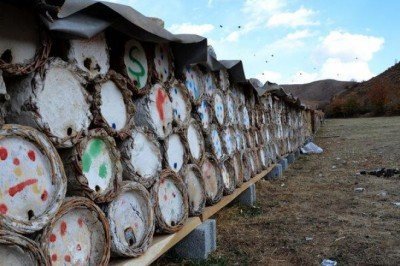 Bu balın dünya birinciliği var! Etrafı çamurla sıvanıyor, 3 bin rakımlı yayladan sofraya geliyor