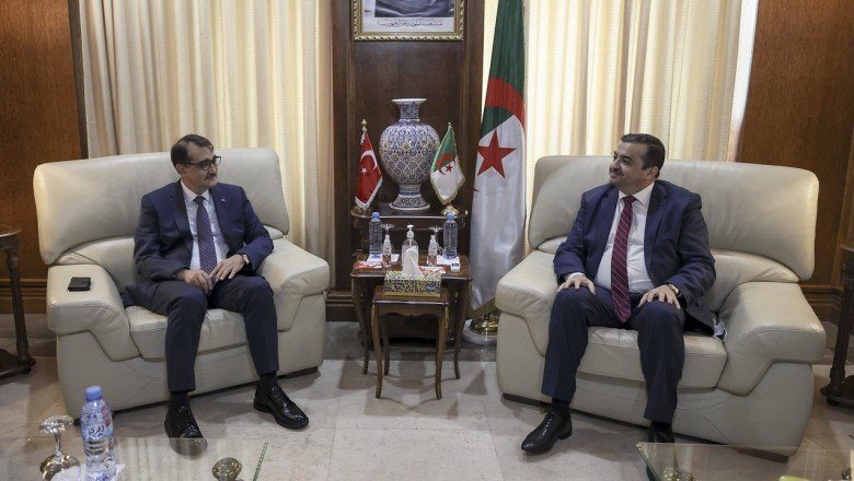 Dönmez: Cezayir ile LNG görüşmeleri olumlu seyrediyor