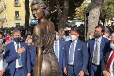 İtalya'da 'cinselleştirilmiş' tarım işçisi heykeli tartışması: 'Erkek şovenizmi bu ülkenin hastalıklarından'