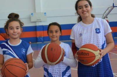 Manisa Yunusemre'de kız basketbol okulu açıldı