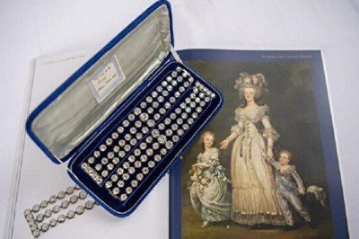 'Müsrif' kraliçenin elmasları 8 milyon dolara satıldı! - Yeni Şafak