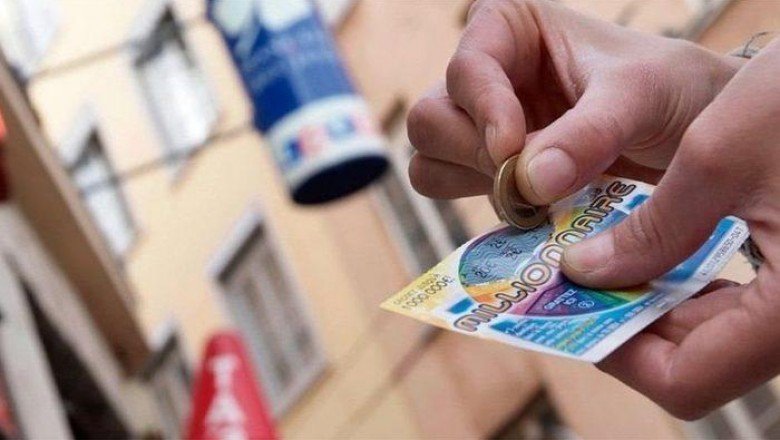 Napoli'de 500 bin euro çıkan kazı-kazanı alıp kaçan bayi işletmecisi Kanarya Adaları'na kaçarken yakalandı