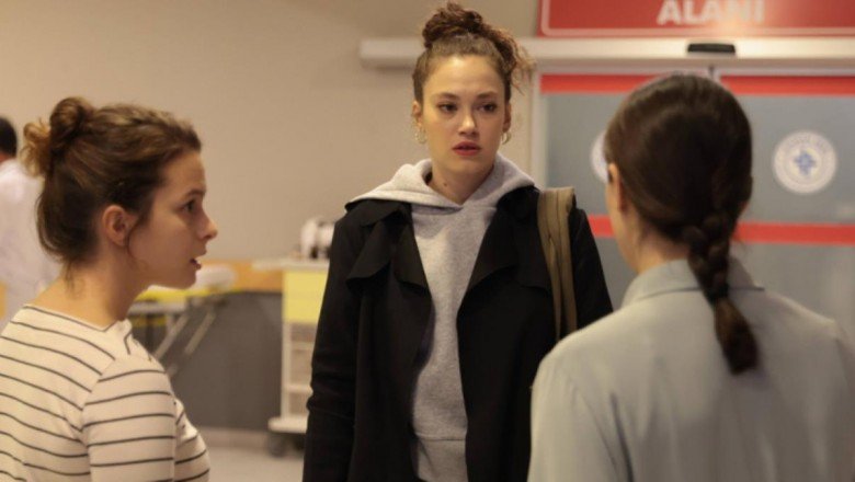 Oyuncu Melisa Şenolsun, tamirci tezgahının üzerine sere serpe uzanarak poz verdi - Haberler.com