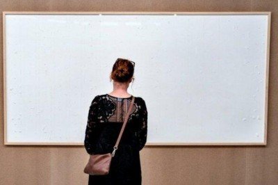 'Parayı Al ve Kaç': Kunsten Müzesi, sergi için iki boş tuval teslim eden ressamdan 83 bin doları geri istedi