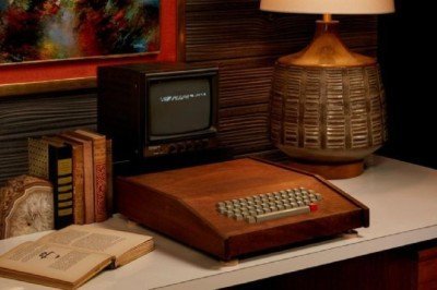 1976'da üretilen orijinal Apple 1 400 bin dolara alıcı buldu
