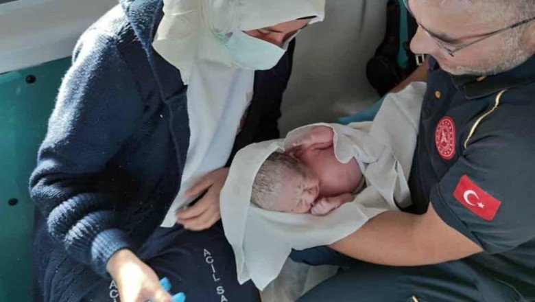 Bakan Koca'nın paylaştığı aceleci bebek ve annesinin sağlık durumu iyi