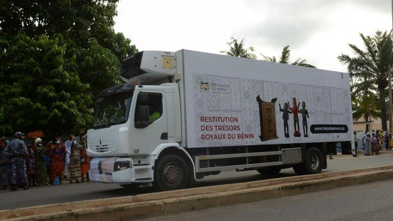 Benin'den kaçırılan 26 sanat eseri 129 yıl sonra iade edildi
