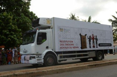 Benin'den kaçırılan 26 sanat eseri 129 yıl sonra iade edildi