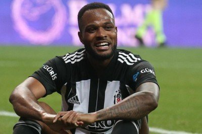 Beşiktaş'ta Cyle Larin'i bırakmak istemiyor