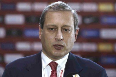 Burak Elmas: Yeni bir sistem peşindeyiz