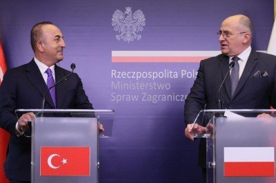 Çavuşoğlu, Polonyalı mevkidaşıyla göçmen krizini görüştü