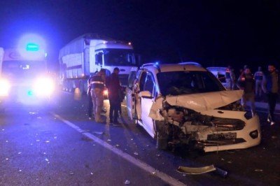 Diyarbakır'da iki araç çarpıştı: 6 yaralı