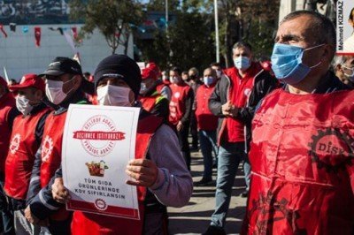 İşçiler meydanlarda: Geçinmek istiyoruz
