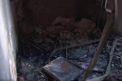 Kapıcının ateşe verdiği binadaki hasar görüntülendi