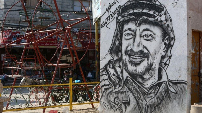 Kefiyeli cengaver: Yaser Arafat