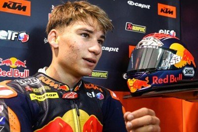 Milli motosikletçi Deniz Öncü İspanya'da yarışacak