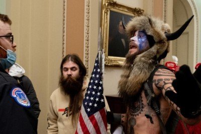 QAnon Şamanı hakkında 51 ay hapis istemi