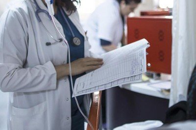 Sağlık Bakanlığı'na tabip, diş tabibi ve eczacı atanacak