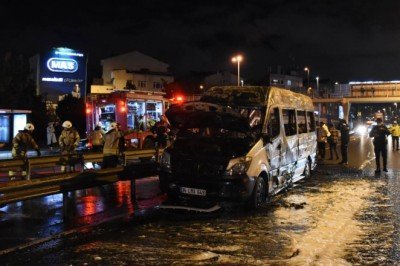 Seyir halindeki servis alev topuna döndü